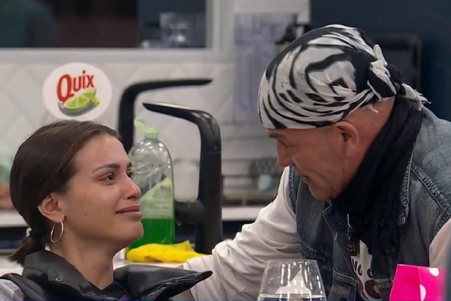 lovetokeniaos's tweet photo. Nunca confíen en los que se hacen llamar su “padre” 

#GranConstanza 
#LaResistenciaLulo https://t.co/GoSvgTnpuB