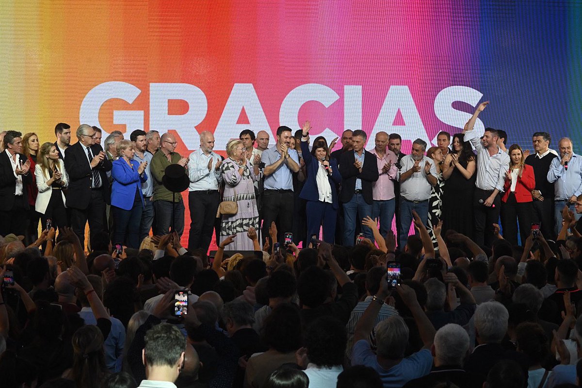 Quiero felicitar y agradecer a @PatoBullrich y @luispetri por representarnos y defender nuestras convicciones y los valores de la república, del diálogo y del trabajo en equipo. Nuestro compromiso con lo que creemos y nuestra responsabilidad con los millones de argentinos que…