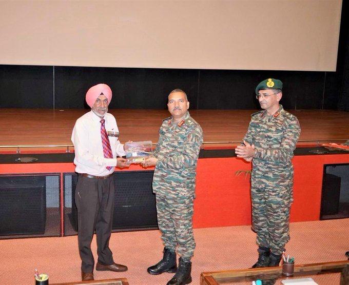 kulbirsingh's tweet photo. @IaSouthern I feel so much honored and privileged to identify myself as neighbor of a great war hero. #IndianArmy https://t.co/7LEzGhcYok