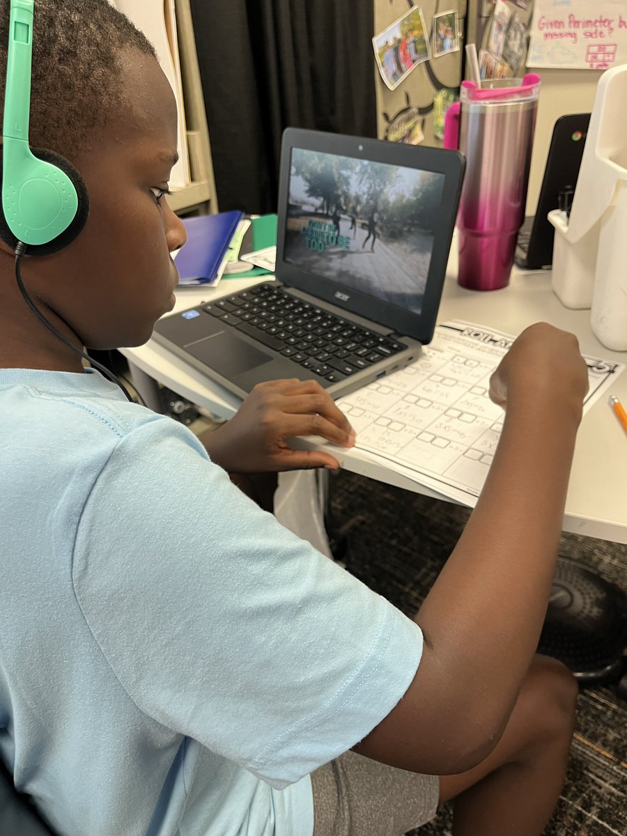 MrsSanchezTeach's tweet photo. Students are determined to learn their facts this year!  On Friday they worked on their multiplication packets while listening to multiplication songs!❤️
#pinkplacetobe https://t.co/GSgAjVJxBW