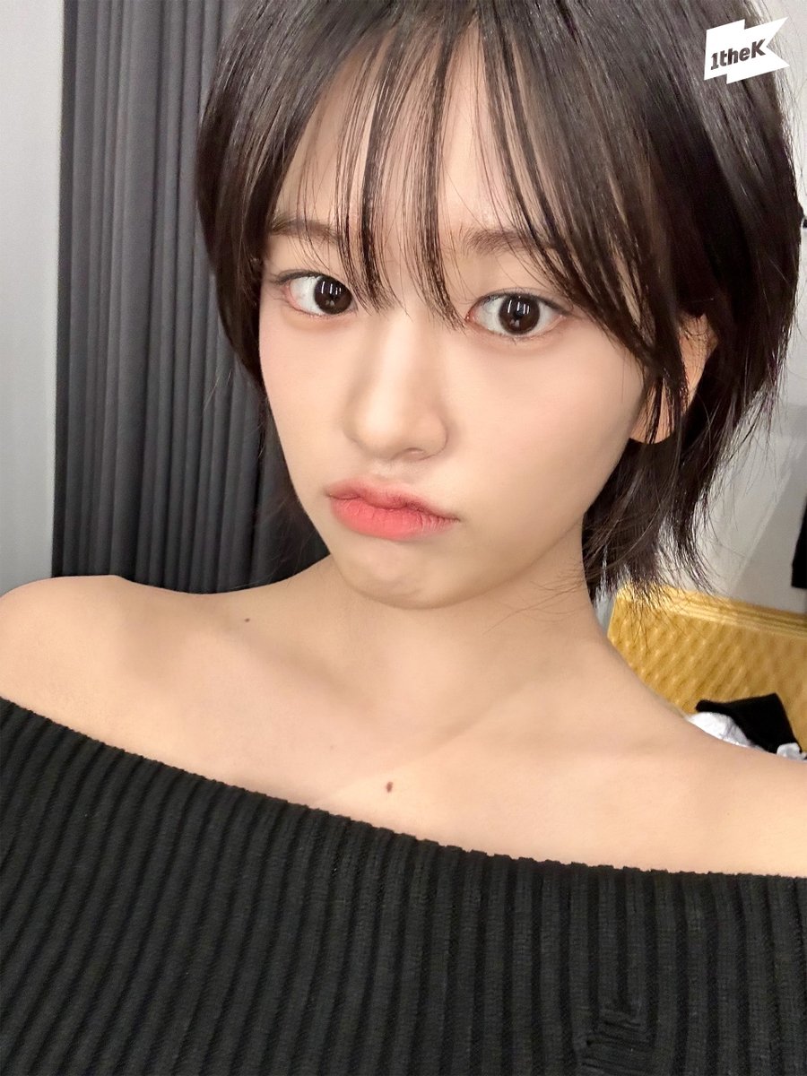 울 공주들은 어쩜 셀카도 이렇게 잘 찍어요?👸🎀
월요일이 행복해지는 #아이브 테라피..🫧💗
#IVE #Eitherway #Baddie #OfftheRecord #아이돌등판 <a href="/IVEstarship/">IVE OFFICIAL</a>

#IDDP 👉 youtu.be/sqe55UwRU2o