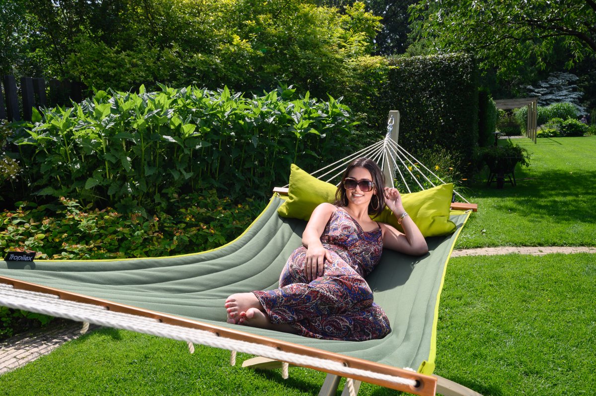 tropilex's tweet photo. Blissful relaxation and nothing but blue skies ahead!💖
Check out our American Green Hammock!
Order online at https://t.co/b9hpGg2oPJ 🌴 Fast shipping &amp; free return! ☀️
#tropilex #relax #hammock #hangmat #hängematte #hamac #amaca #hamaca #hængekøje #hängmatta #hamak 🏖️ https://t.co/ZXh0MYH9wn
