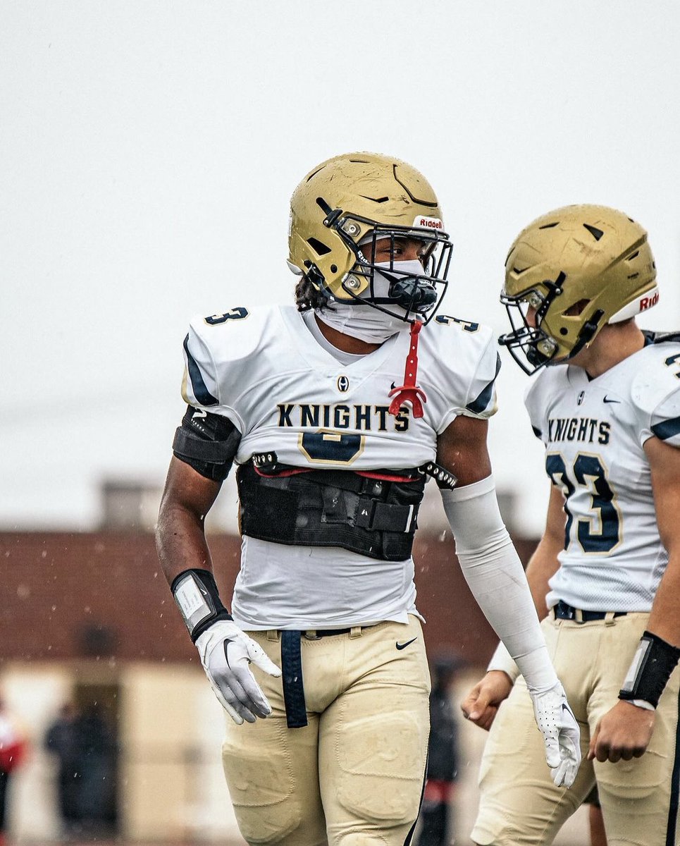 Regular season!!💙💛
93 Tackles 
5.5 Sacks 
14 TFL’S
8 Pressures
1 Safety 
1 Caused Fumble 
2 Fumble recoveries 
Check out my highlights
hudl.com/v/2MF4y2