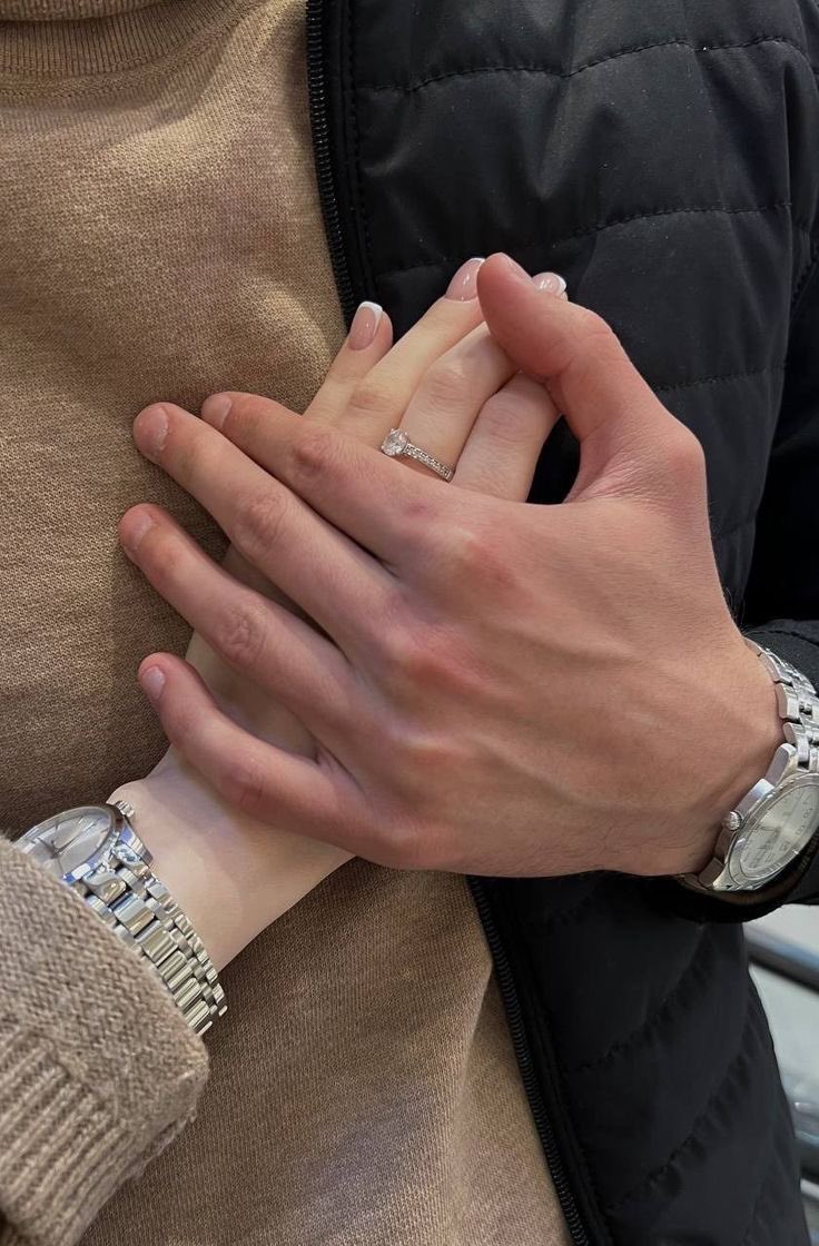 oursw3etnothing's tweet photo. ⠀ ⠀—— ⠀você tem uma mensagem! 💌

(29/05) oficializamos nossa união no lugar mais badalado e aleatório de todos. um casamento digno de pais aventureiros e feliz em las vegas. https://t.co/gBfRSeAxSB