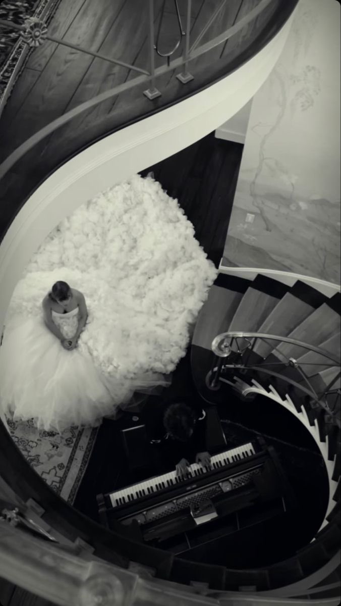 oursw3etnothing's tweet photo. ⠀ ⠀—— ⠀você tem uma mensagem! 💌

(29/05) oficializamos nossa união no lugar mais badalado e aleatório de todos. um casamento digno de pais aventureiros e feliz em las vegas. https://t.co/gBfRSeAxSB