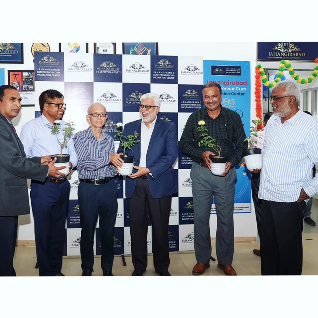 JetgiJit's tweet photo. The Jahangirabad Entrepreneur Cum Incubation Center was inaugurated on 21st October 2023 by the founder and chairman of the organisation, Mr. Manzoor Ghori at Lucknow Campus. On the said occasion, the overseer of the institution, Mr. Syed Aneesuddin, Mr. Shafi was also presented. https://t.co/4WMHAuaCyH