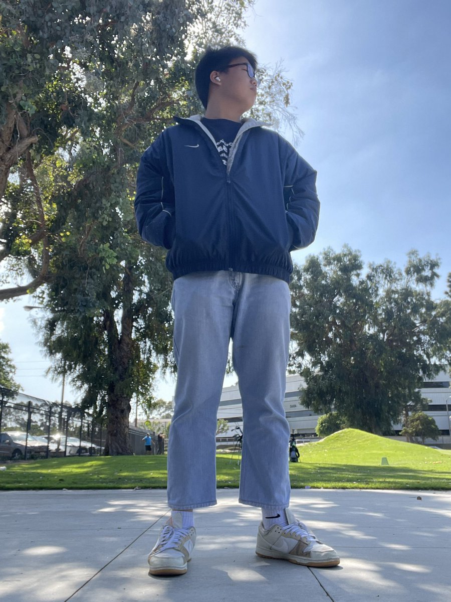 EcattisNinoSimp's tweet photo. Take my mind off things 🐧 https://t.co/35p66GPtEm