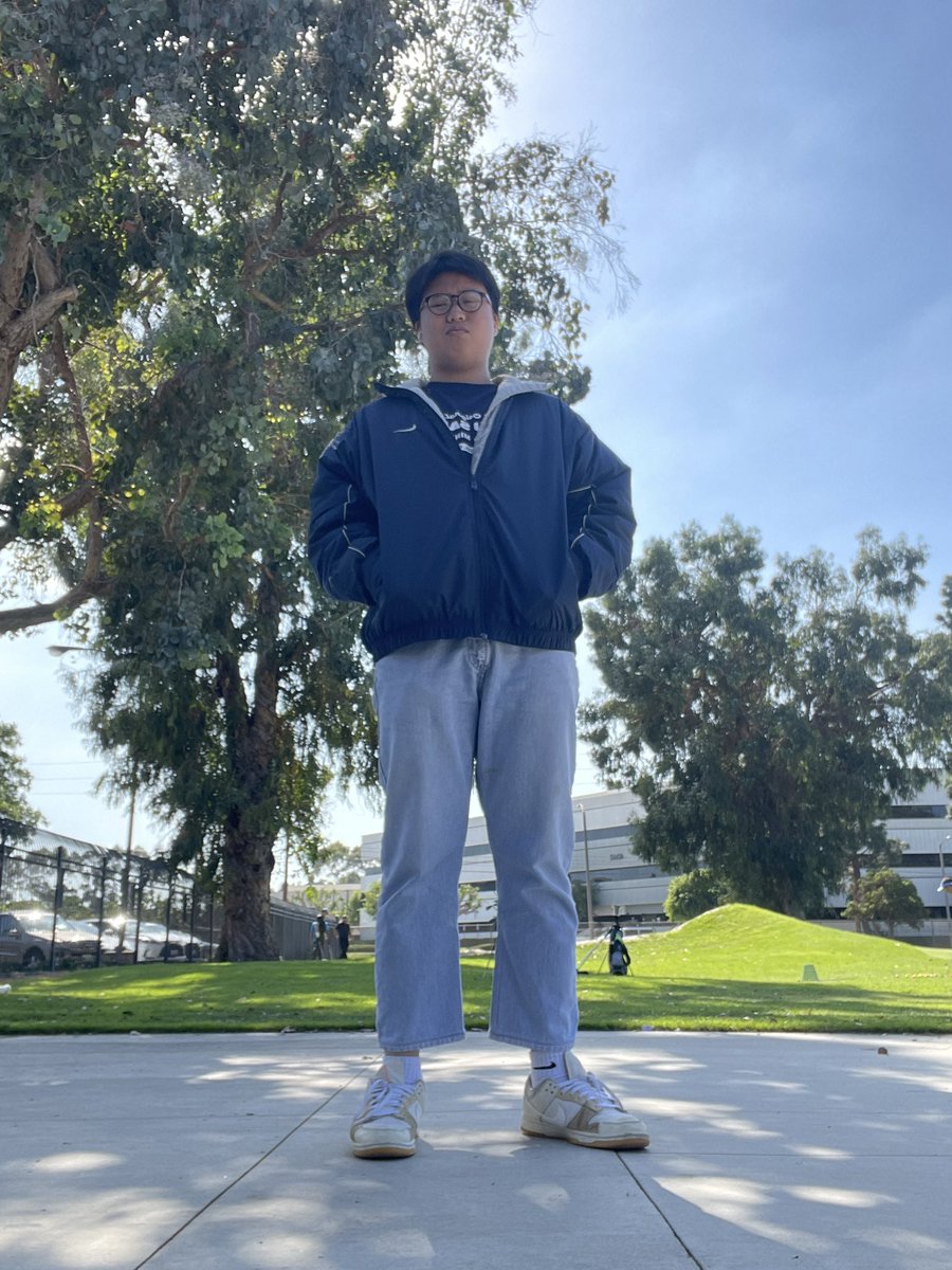 EcattisNinoSimp's tweet photo. Take my mind off things 🐧 https://t.co/35p66GPtEm
