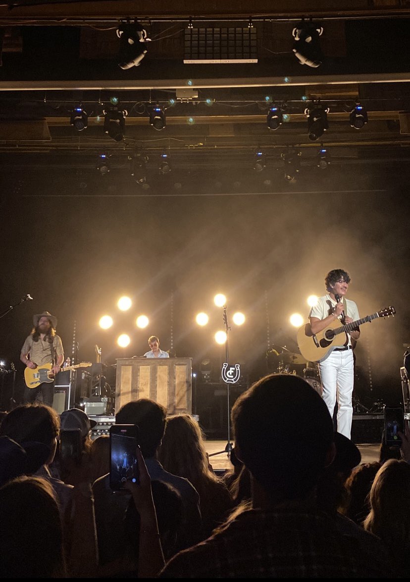 BeccaLimore's tweet photo. love u, mean it @FlatlandCavalry https://t.co/39AJIfSEVj