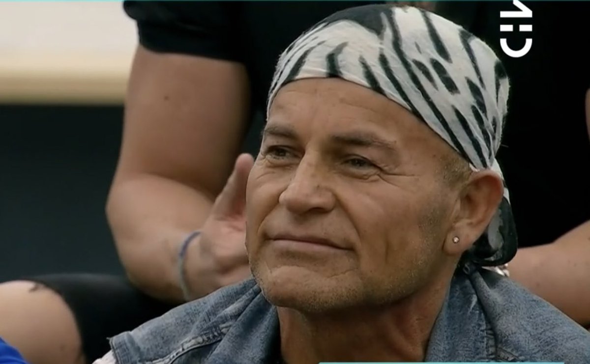 Alanamiche22's tweet photo. Mi deseo es que te bajes de la nube y que te vayas cagando viejo ql colgado!!! hasta ahí llegaron tus eventooooos, le diste la espalda a la única q realmente te dio pega afuera #LaResistenciaLulo #GranConstanza https://t.co/AtmpMF06Bf
