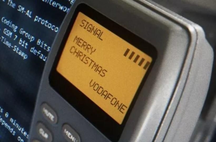 Mr_ShahidAmin's tweet image. 📱 Mobile Revolution: The first text message, &apos;Merry Christmas,&apos; was sent in 1992 by an engineer named Neil Papworth. Little did he know, it would spark a messaging revolution! 📬🎄 #FirstTextMessage #MobileTech #PalestineGenocide #Israel #فلسطين_الان  #Viral #Online #Apple