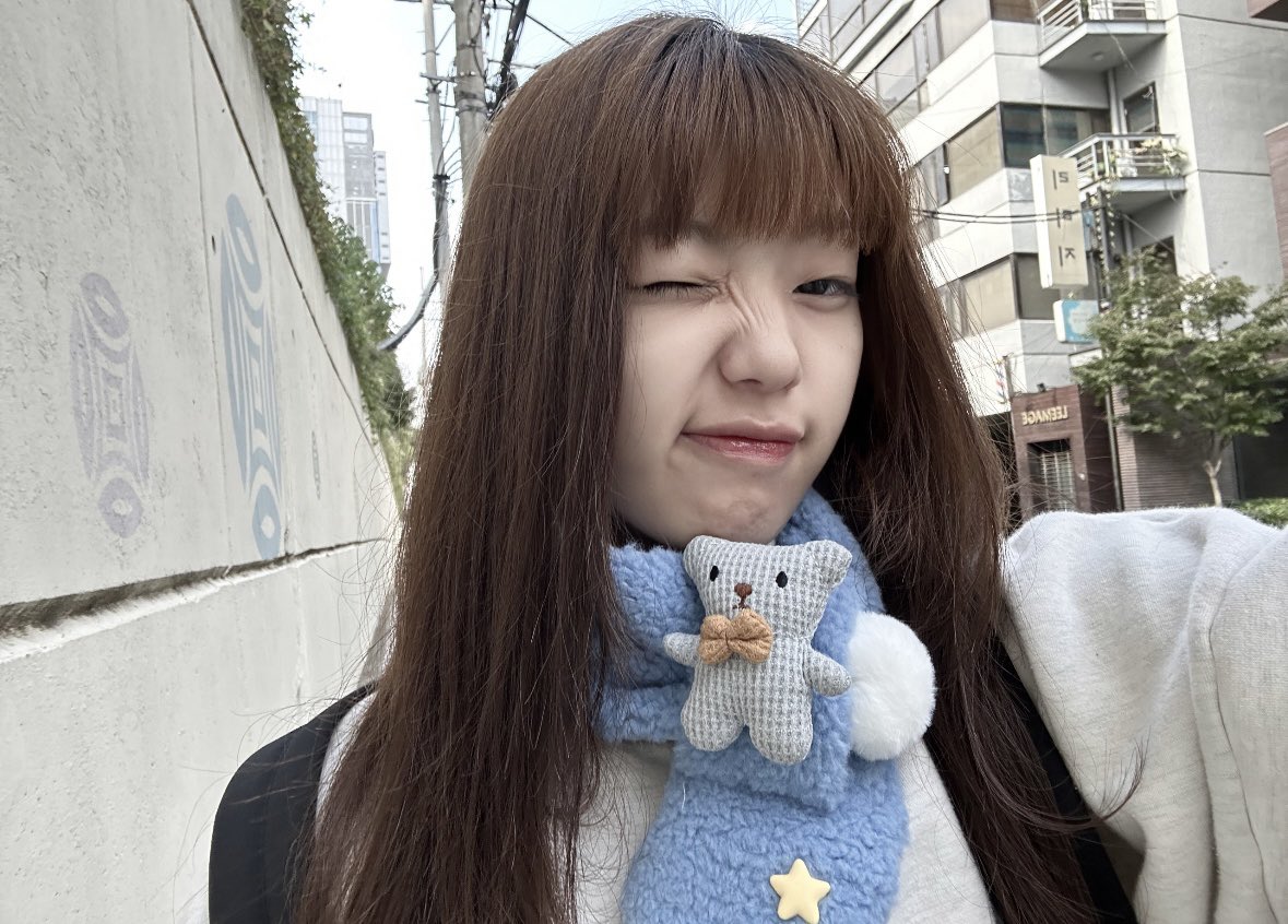 Lapillus_twt's tweet photo. I believe Lapis is voting for Mama🤍🥺
Have a nice day today🍀

라피스야! 마마 투표 하고있지?
오늘도 좋은 하루 보내기🤍🍀

https://t.co/ZbuTsrnThz

#Lapillus #라필루스 #Haeun #하은 https://t.co/UHaTGf3M1Q