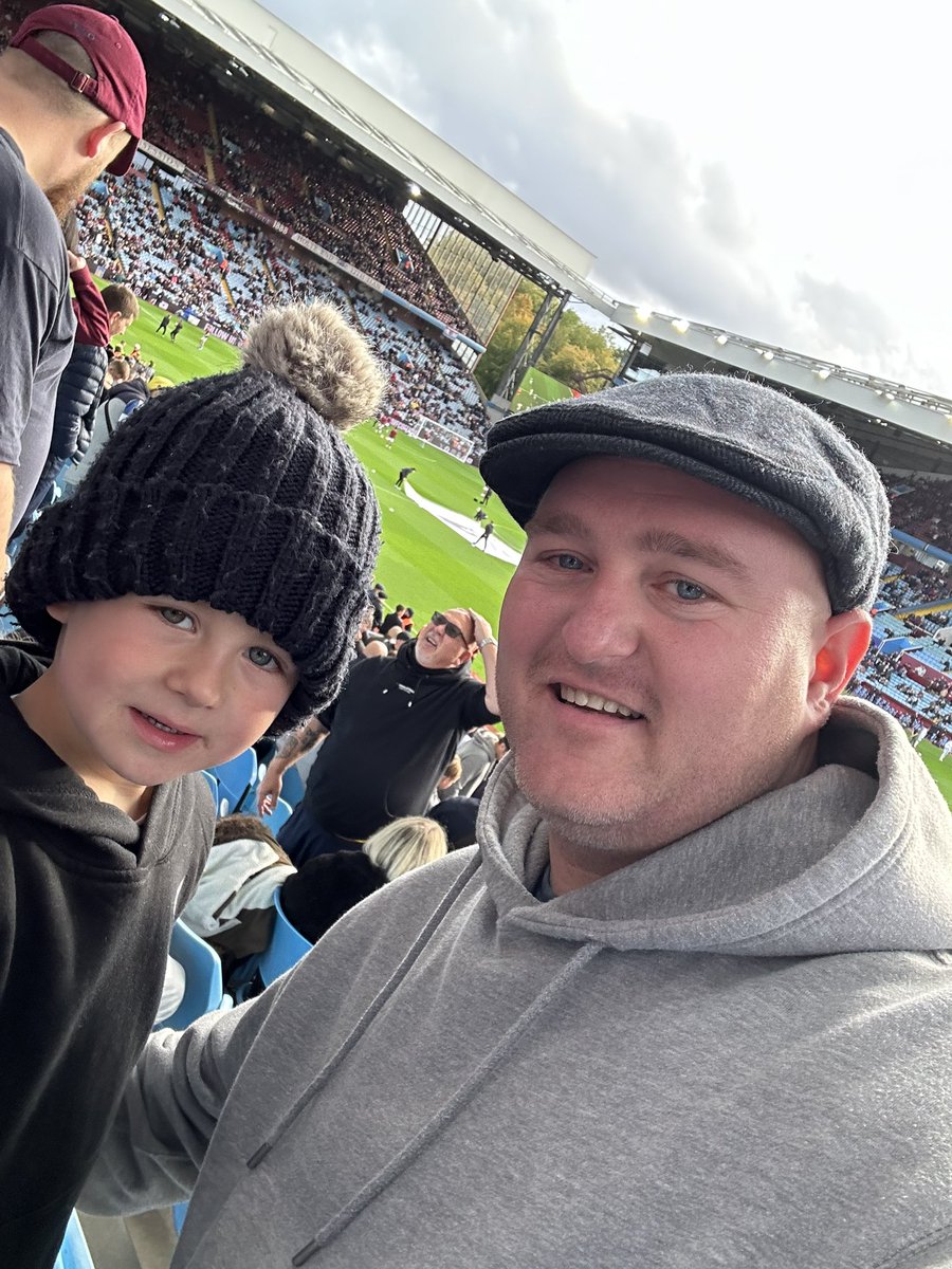 parish2705's tweet photo. #firstawayday for little man.. aslong as thereβs a smile on his face thatβs all that matters ππ» had a blinding day .. onto Greece we go (me not him π)βοΈππ» https://t.co/oIj77BdkIf