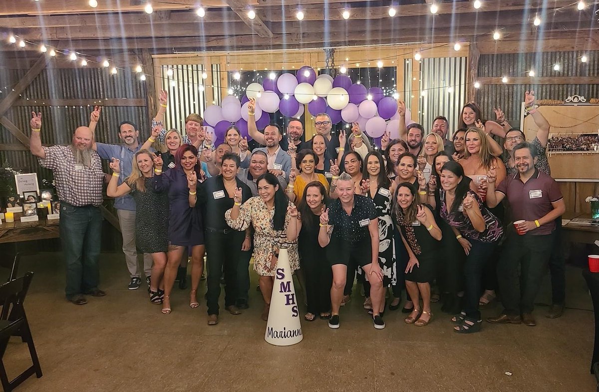 CoachStoSM's tweet photo. SMHS Class of 1993 30th reunion weekend! It was so great to see so many friends. We have so many wonderful people in our class…so accomplished and fantastic human beings. Too bad “X” only allows 4 photos! 🐍#RattlerforLife #FangEm https://t.co/lR9W6bVRRb