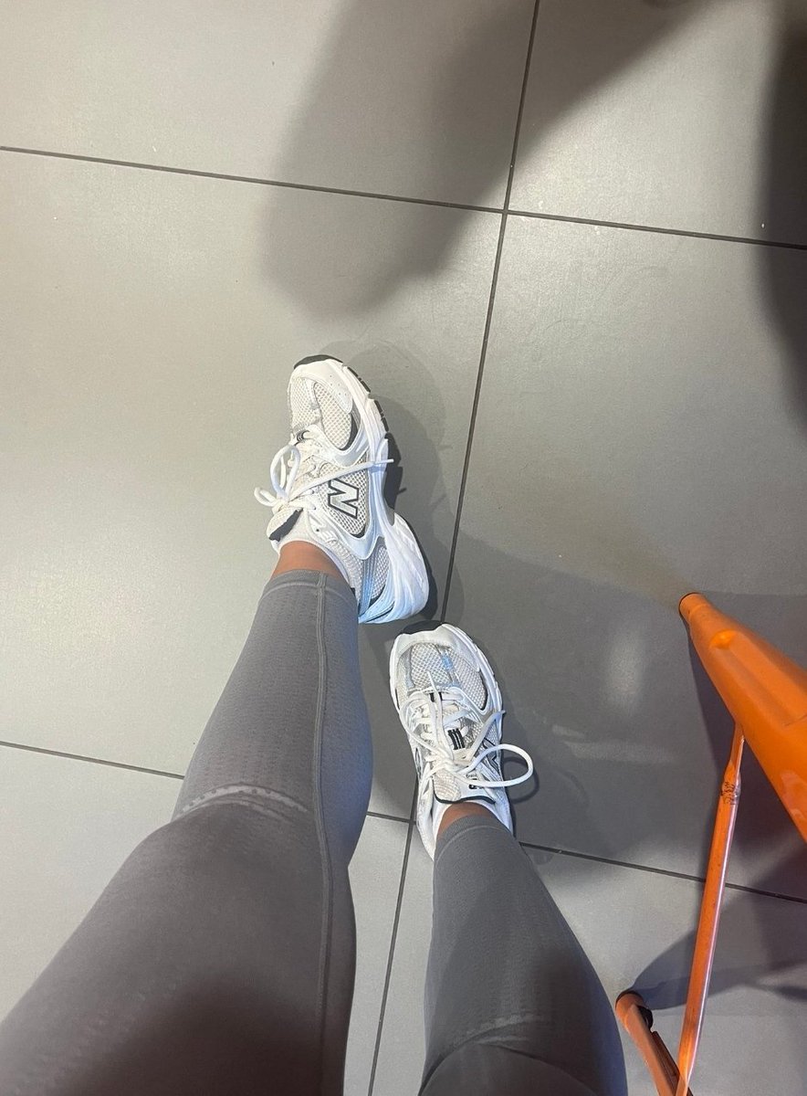 morga88004's tweet photo. #Bodyworship
#Findom
#femdom
#Footmode
#tributo
#love_her_feet
#FOOTFETİSH https://t.co/4QQ0vpNHHb