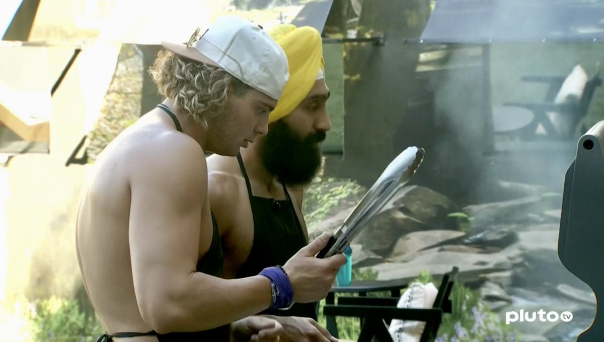 keshi926's tweet photo. Matt &amp; Jag are 
manning the grill. 🔥
#BB25 #BBLF  #BBbbq https://t.co/svFiKLVDCg