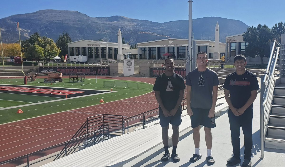 DrewAmico11's tweet photo. Had a great time at @SUUFB_ this weekend thank you for the hospitality!

@delanefitz @willbrunson733 
@OGMacDC @Gcasteel16 
@JohnKelling37 @CoachShawnM_SUU @coachtyehiatt @coach_chindah @CoachHuntSUU @CoachAJGracia @CoachParks72 @CoachCal19 @coachTWALK6 https://t.co/Xly4agGCGl