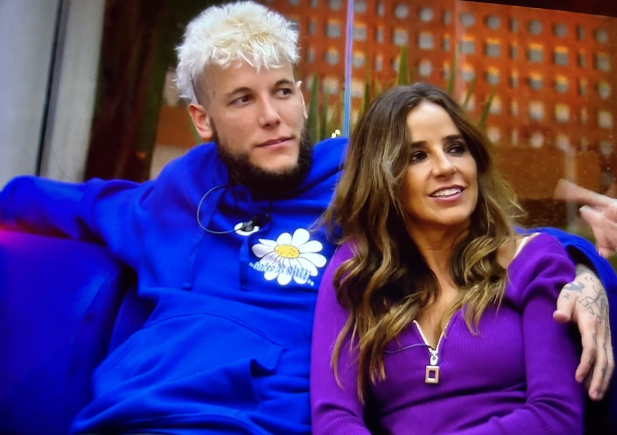 Jass2802's tweet image. #GHVIP220 #GHVIPDBT6

¡ALEX QUIERE QUE SE SALVE CARMEN!

CUALQUIERA QUE SUIGA VOTANDO A CARMEN - NO QUIERE A ALEX!