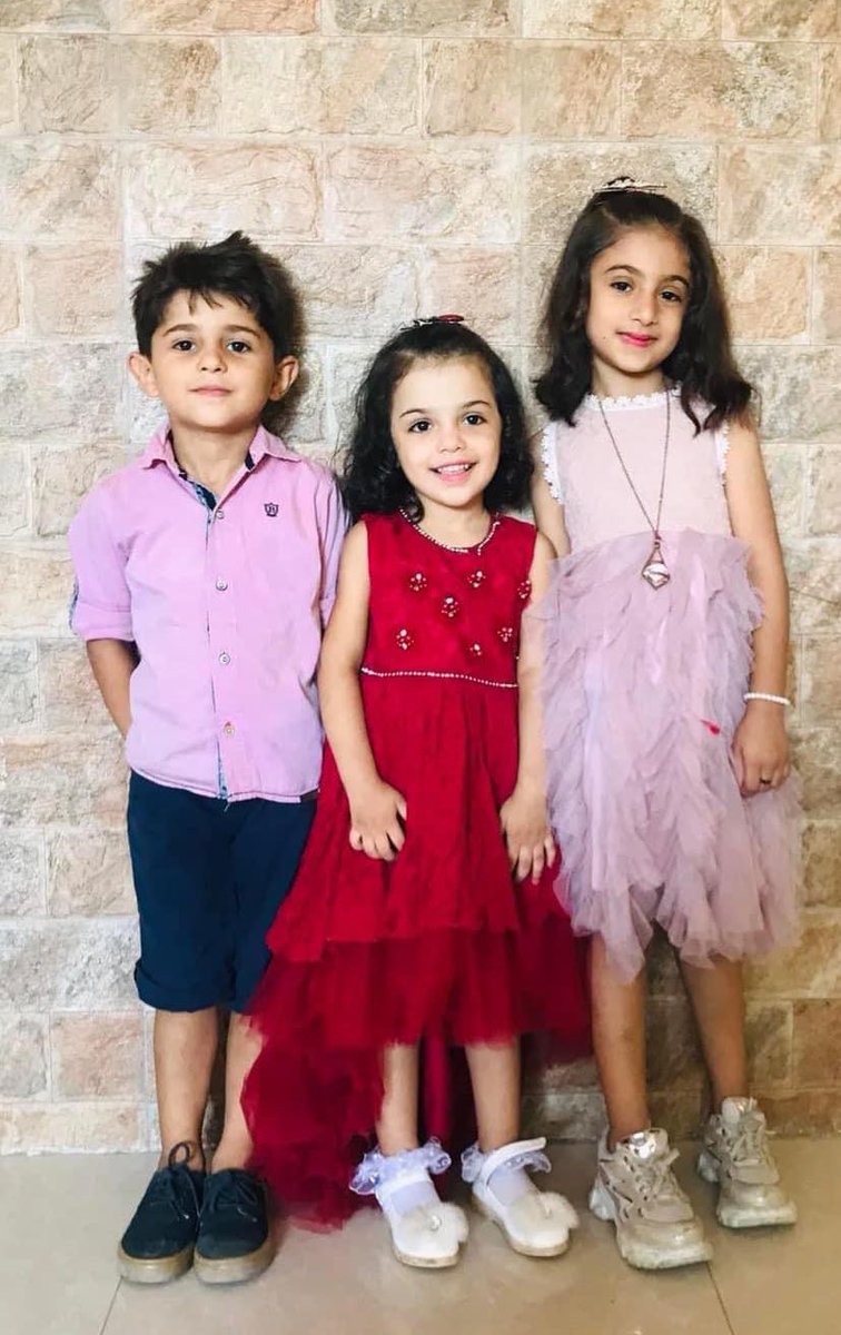 uzisall's tweet photo. أحمد ورؤى وتالا وأخوهم الرضيع رزق ارتقوا مع والدتهم أريج غريّب بعد قصف الاحتلال لمنزلهم. https://t.co/oZz3Fxe97i