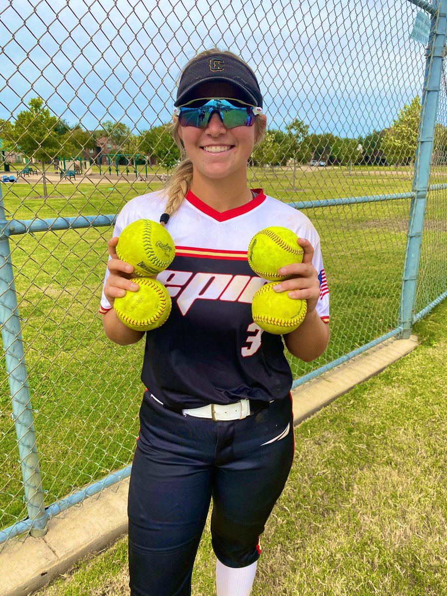 lee_kadey's tweet photo. Hit 4 home runs this weekend! Can’t wait for what’s ahead for this great group of girls this season! #epic @EpicNational18 https://t.co/SEphk8UkHk