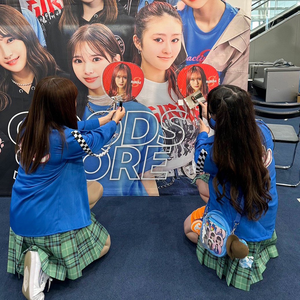 G2_Ringo_Sumomo's tweet photo. 大阪2日目!!!
朝からユニバいってからライブww
正直体力の限界が近かったですが振り絞って最後まで全力で楽しみました😂ww
もも推し的に良いポジの席で見れたしめっちゃ声出してめーちゃくちゃ楽しかったです!!!ほんとうに!!!素晴らしい時間をありがとう😭😭😭
#Girls2 #隅谷百花 #Activeate https://t.co/OOLnw7rAjK