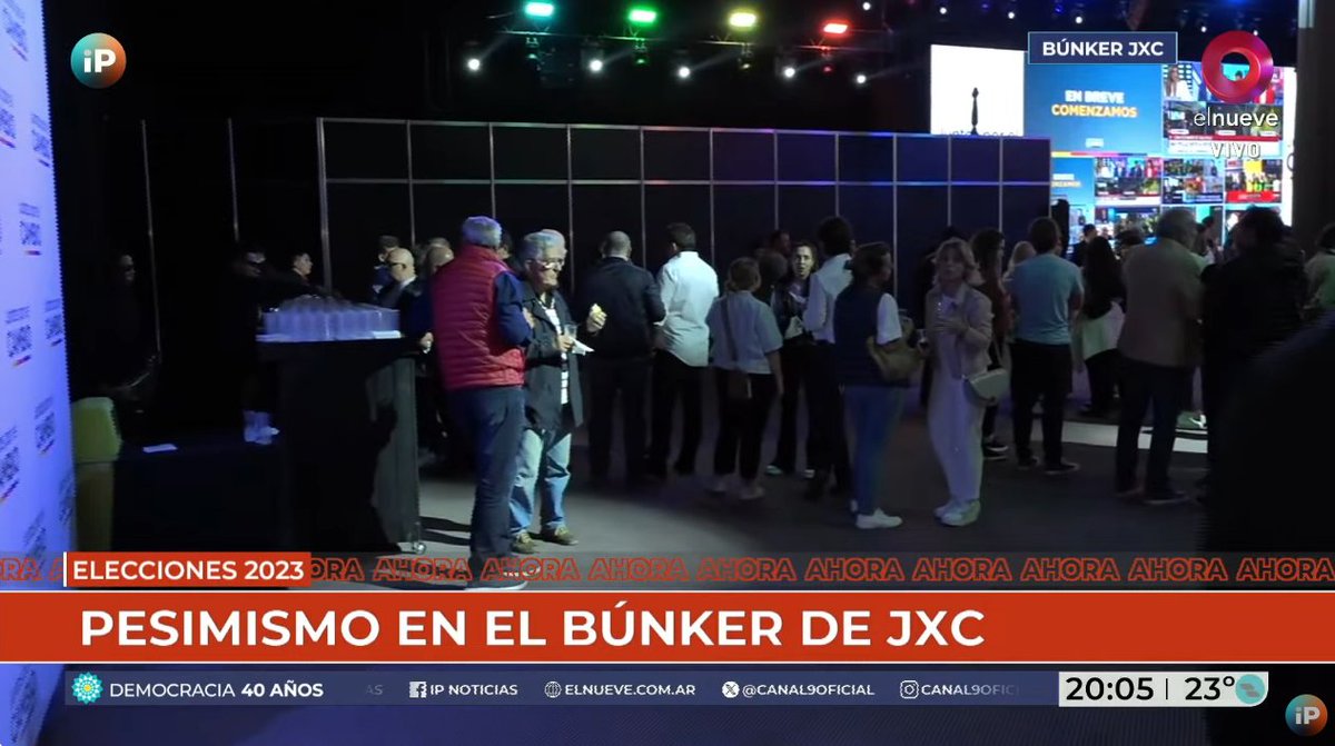 #AHORA 🔴Primeras tendencias: pesimismo en el búnker de Juntos por el Cambio.

"Todavía no llegaron ni Patricia ni Grindetti", informó <a href="/JuanCoscarelli/">Juan Cruz</a>