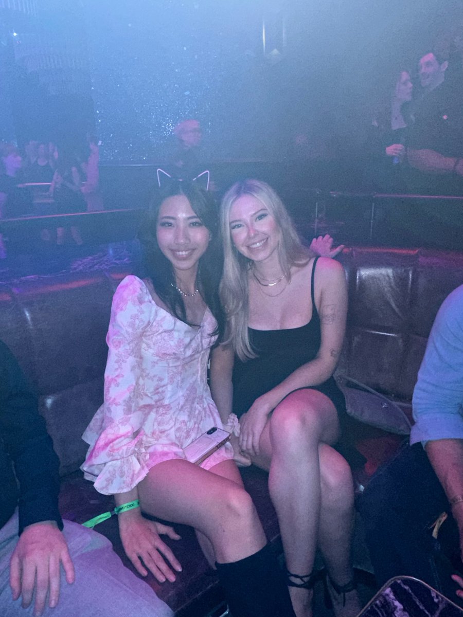 itisDe_'s tweet photo. Last night was so amazing! So thankful to be apart of it! 

@dolcegabbana @OfflineTV @Razer https://t.co/8ARO01ttlj
