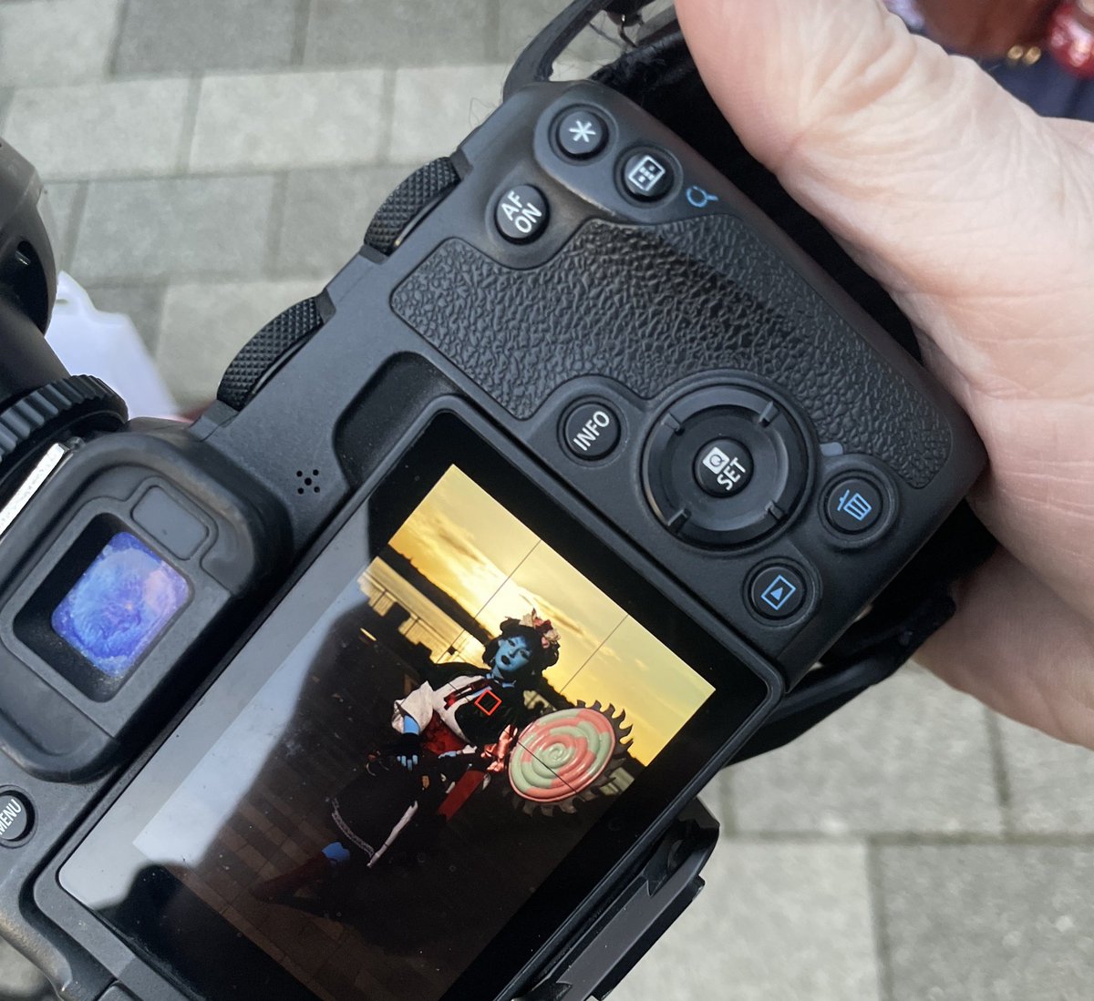 LIVERPOOL COMIC CON IS DONE !!!!!!✨ Honestly had the best of times met so many wonderful people and lovely critters...can't wait for next con x (also this fabulous sneak peak photo is by the wonderful <a href="/granettalia/">Granettalia</a> love them to bits )
