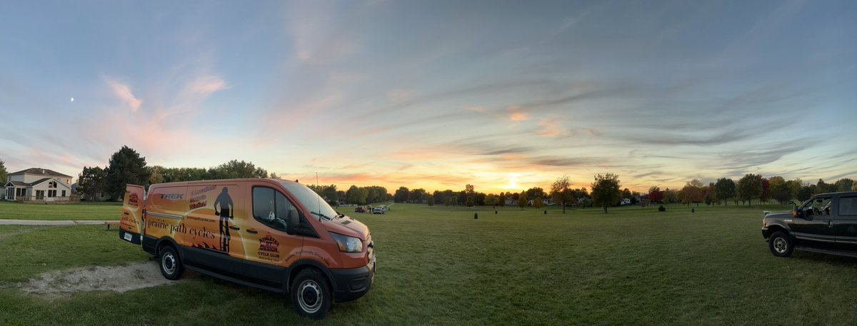 kenny_labbe's tweet photo. Sunset 🌄 at Sunrise 🌅 Park. #ABDcx #BikeCHI https://t.co/ow0TDyTD8H