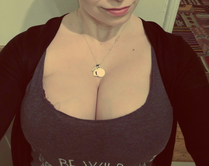 AbusedFox's tweet photo. Feeling mischievous 😈 https://t.co/TI31xSNYqK