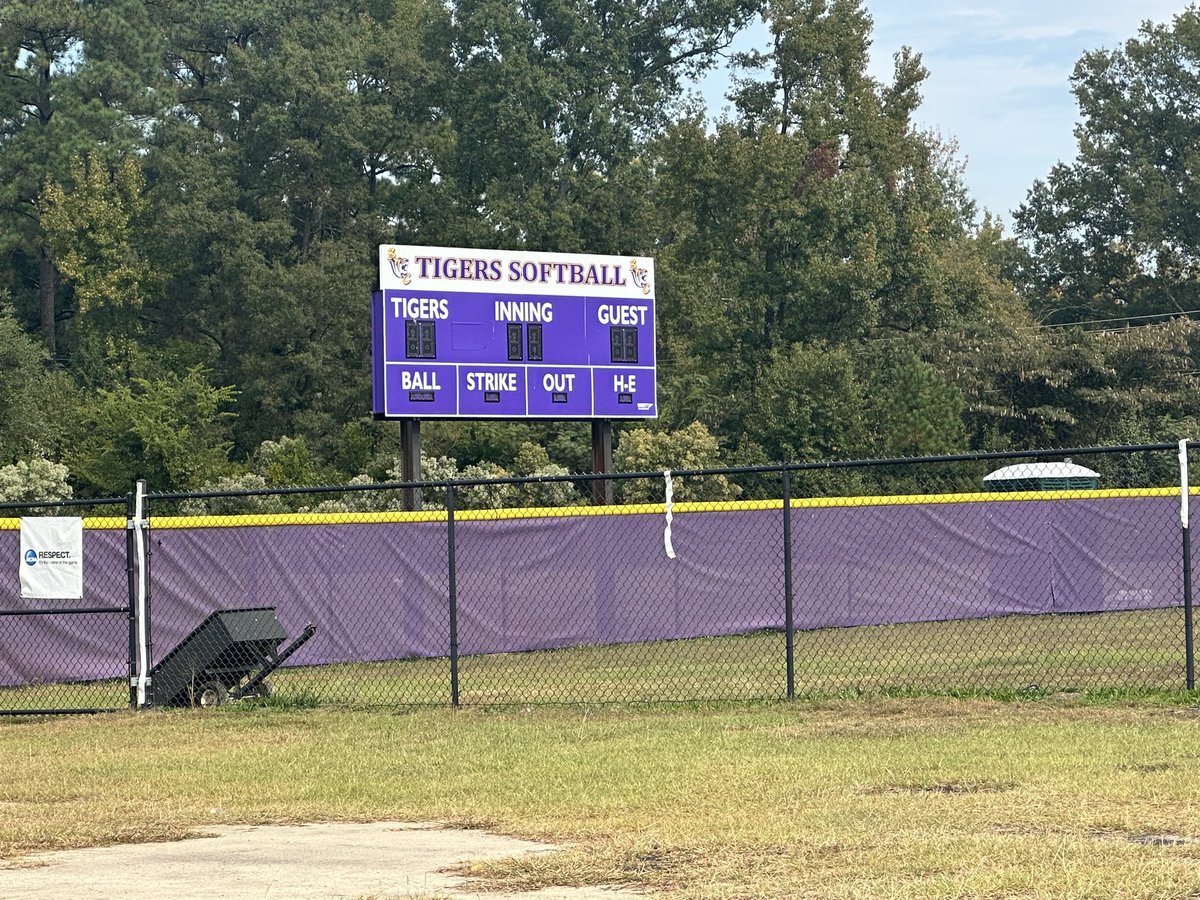 JeramyahAdams's tweet photo. Had another softball visit to Benedict College in South Carolina. I’d like to thank Coach Billie for the great time we had!! Looking forward to future conversations!
@CoachA54839250 @BenedictSoftb1 @bwoodsftball @MagicSoftball18 https://t.co/hqHHmF9vQA