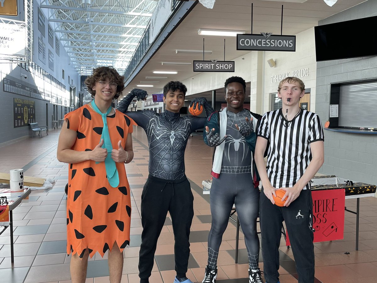 DebbieGerstner's tweet image. Monster Mash 2023 was a success!  Lots of kids from the community enjoyed Trunk or Treat and some spooky games with LEHS honor society students. @EAST_HAWKS @Lakota_EastNHS