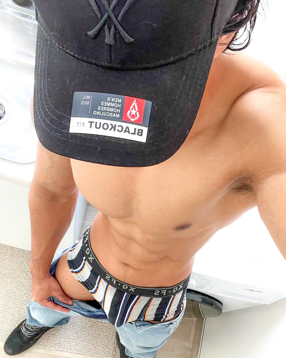 brownboyfitt's tweet photo. Come take em off #fitness #muscle https://t.co/3DSTVB8upK