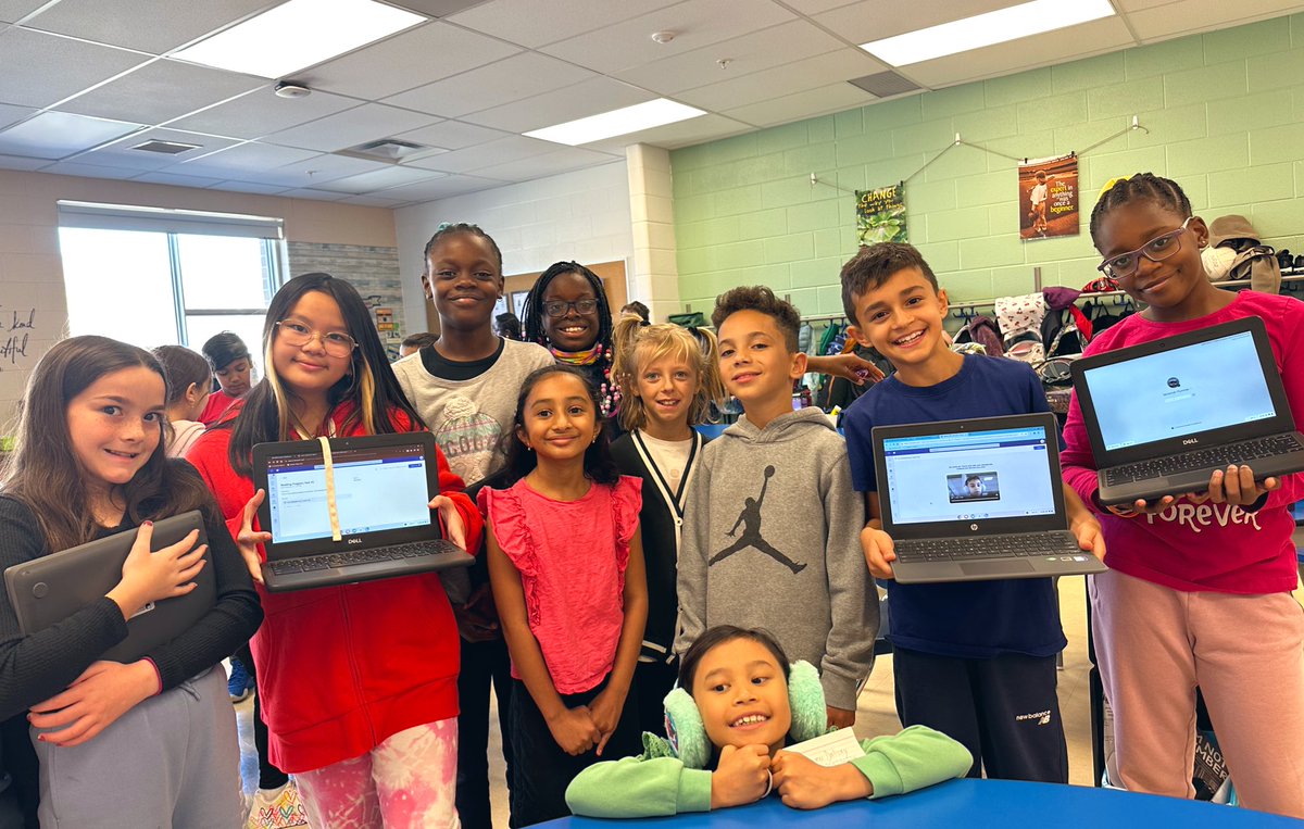 MsNYarra's tweet image. Scared of #AI? Don’t be!..My Gr.5s teamed up w/@Zam_DPCDSB Gr.3s 2 explore #LearningAccelerators!💥Little collaborative tip: have ur jr/int. Ss buddy up w/primary classes 2 help make the process a little less daunting when navigating #ReadingProgress 4 the 1st time! @MicrosoftEDU