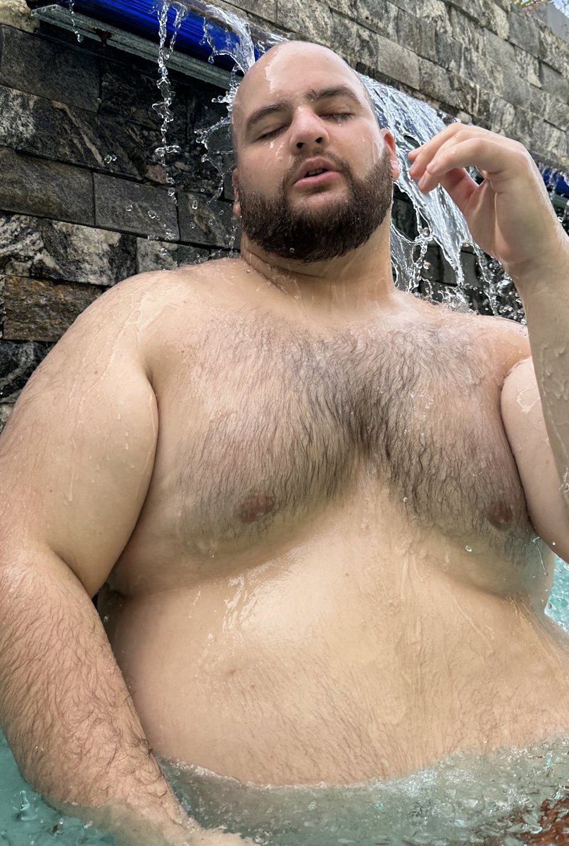 qualityhugs's tweet photo. Make me water💦 https://t.co/XB6QLeV1sK