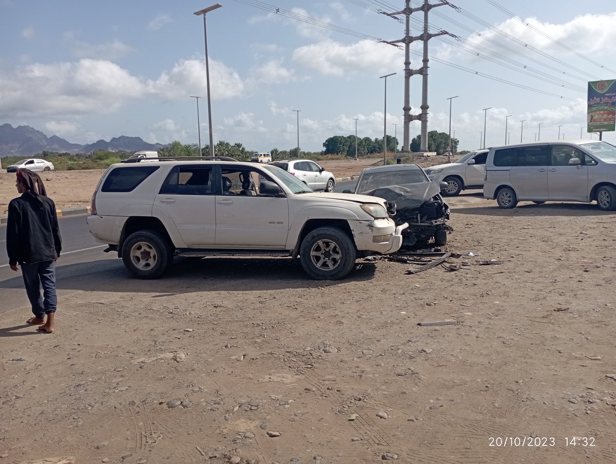 aa6633663366's tweet photo. الى من يهمه الامر ؟ 
إلى سعادة مدير المرور في عدن؟
الى سعادة مدير شرطة عدن؟
إلى جميع منتسبين الإدارة الأمنية في عدن ؟
انتشرت وبشكل مخيف جدا جدا في عدن مخال��ة عكس الخط وهذا من أكبر المصايب كل يوم نشوف حادث إلى متى هذا الاستهتار باروح الناس وممتلكات الناس https://t.co/h9H7pr8fxS
