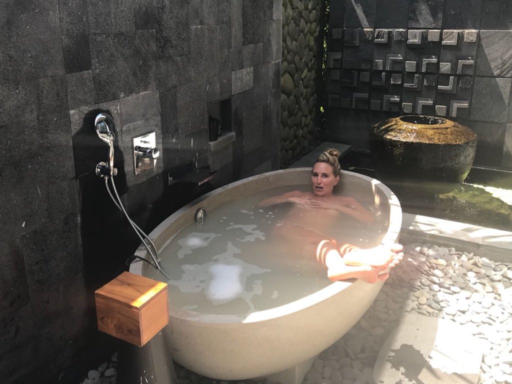 SonjatMorgan's tweet photo. Recharging⚡️after UGT #rhonylegacy & prepping for #SonjaInYourCity & #bravocon at #wecarespa 🧖♀️🧘♀️
#WeCareResort #WellnessResort #selfcare #Juicefast #Colonics #Massage #InfraredSauna https://t.co/KnNywd3eeP