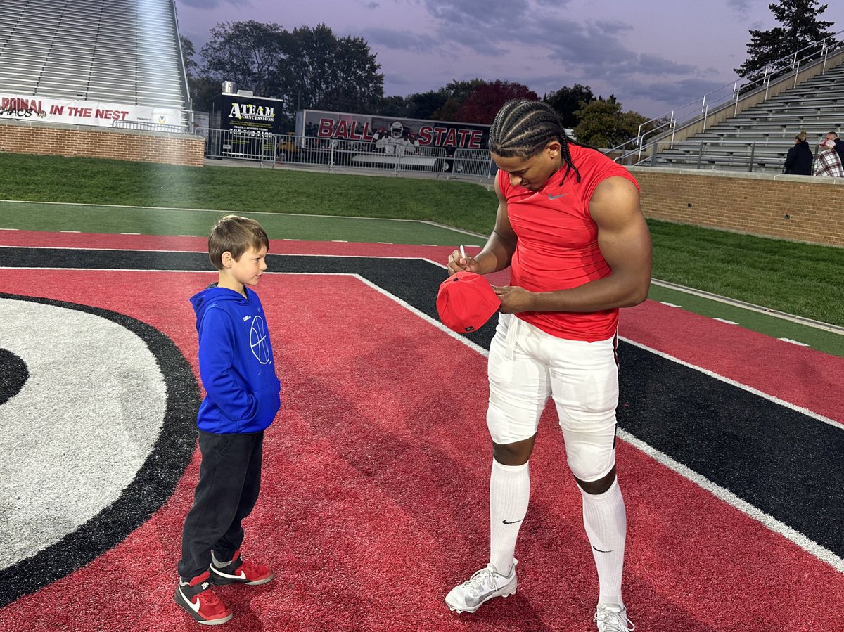 DQNUPE's tweet photo. We had such a great time at the @BallStateFB Homecoming Game! The Cardinals got the W and we got a chance to spend some time with our favorite Cardinal, “Big Diesel” @conley_darin @BallStateSports @SSN_BallState #WeFly #1AAT https://t.co/0YpgOXr1kQ