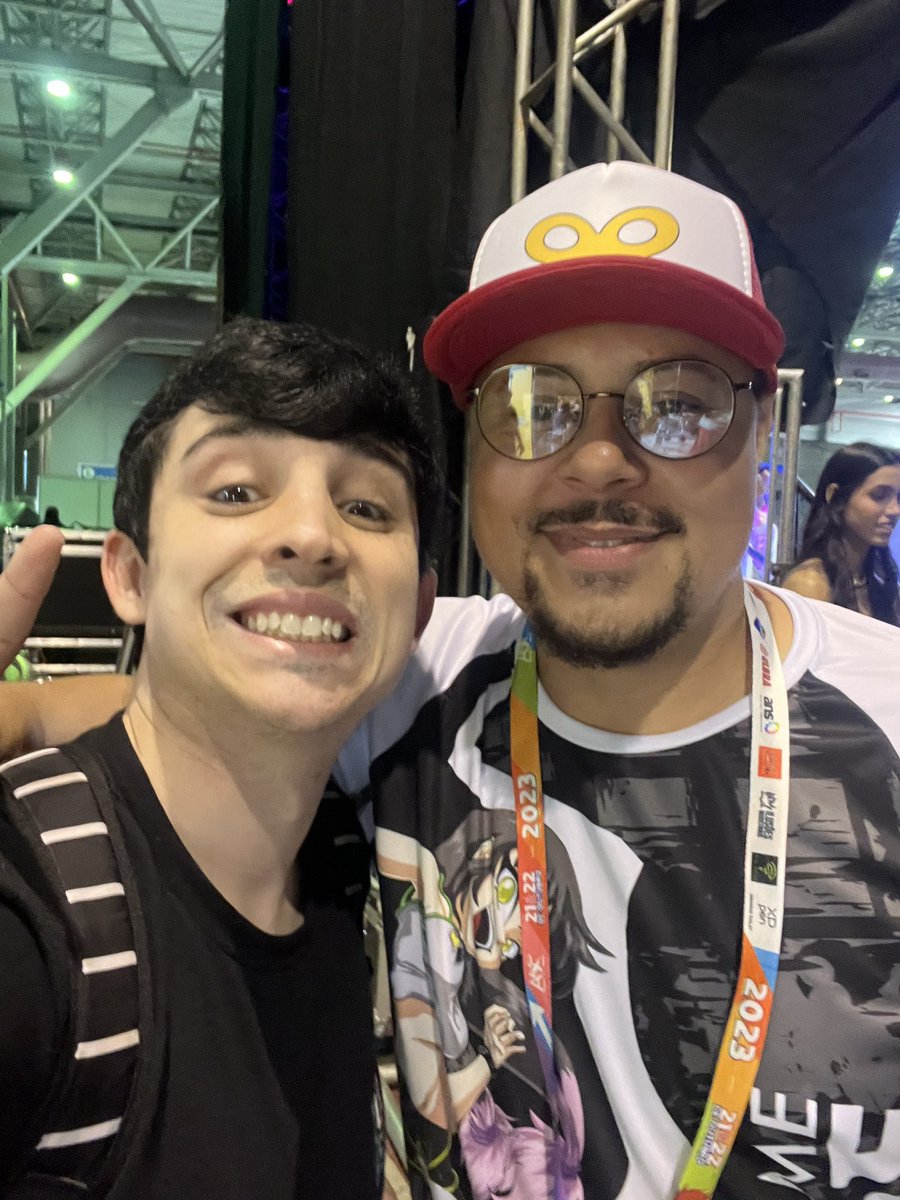 Fotos com amigos no #Animextreme <a href="/SrWilsonCCA/">Wilson Rafael</a> <a href="/MoriaVelis/">Moriá Velis</a> <a href="/lisaguerras/">Lisa Guerra</a> <a href="/alexsmrpg/">Alexsandro Magalhães - C&D Jogos</a> ☺️