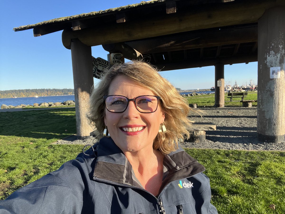 StacyRoss_chek's tweet photo. In beautiful Campbell River. Ready to start the CHEK Road Show! ⁦@CHEK_News⁩ #welovethisplace https://t.co/CBqBxfwJvD