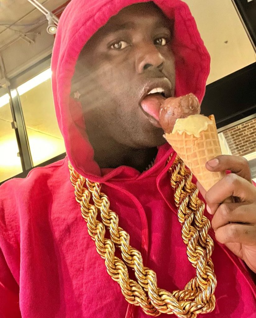 Choco Out Of Context (@chocooutcontext) on Twitter photo 