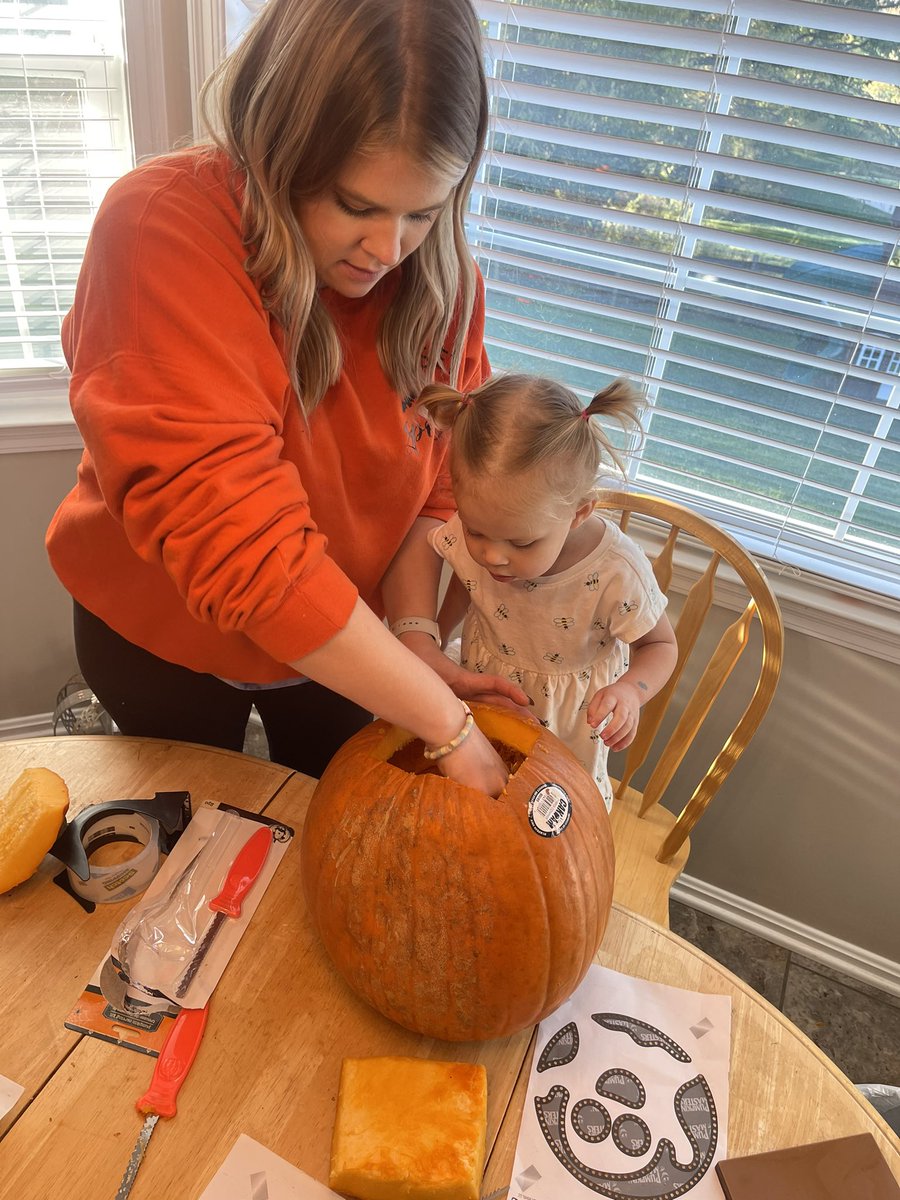 denisebedel's tweet photo. Boo! 👻🎃 https://t.co/VHPzgg2kdJ