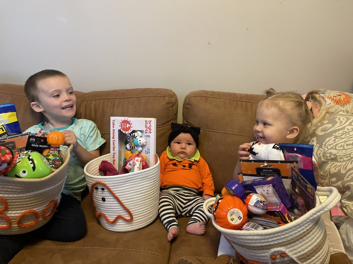 denisebedel's tweet photo. Boo! 👻🎃 https://t.co/VHPzgg2kdJ
