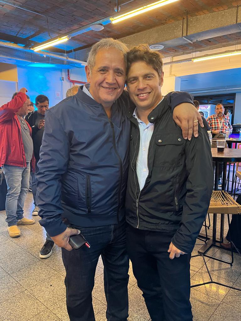 Con el Gobernador <a href="/Kicillofok/">Axel Kicillof</a> en el Búnker de Unión por La Patria.
Una gran alegría!