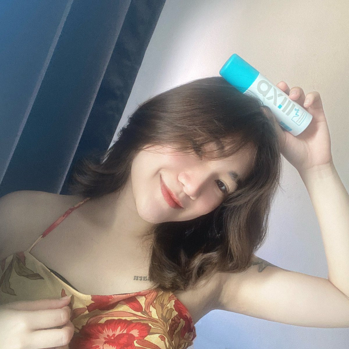 BBEZNZ's tweet photo. Axill สเปรย์ระงับกลิ่นกาย สูตรอ่อนโยน ใช้ได้ทั้งรักแร้และเท้าเลยนะ เขาไม่มีกลิ่น แถมยังช่วยลดการสะสมของแบคทีเรียบนผิว ฉีดแล้วแห้งเร็ว ไม่เหนอะด้วย ที่สำคัญไม่ทิ้งคราบเหลืองบนเสื้อ
#Axill #สเปรย์ระงับกลิ่น #ลดเหงื่อ #แห้งสบายไร้กลิ่นอับ #จบปัญหากลิ่นที่ต้นเหตุ https://t.co/jeMnws4DDB