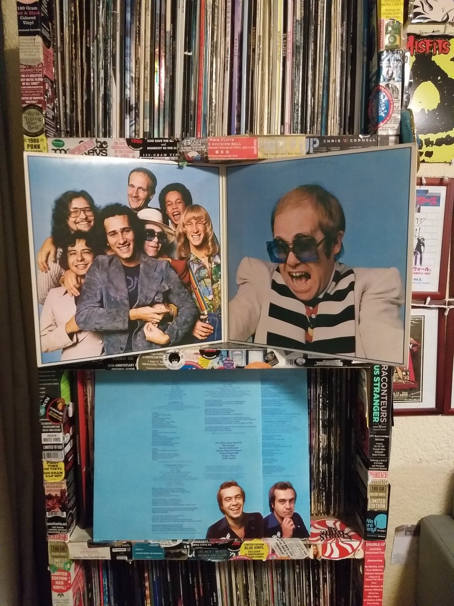 ZTNK71's tweet photo. ELTON JOHN
Blue Moves
22.oct.1976
@eltonofficial
#eltonjohn #bluemoves https://t.co/GBBCk5IYii