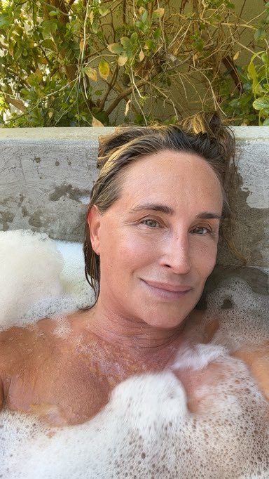 SonjatMorgan's tweet photo. Recharging⚡️after UGT #rhonylegacy & prepping for #SonjaInYourCity & #bravocon at @wecarespa 🧖♀️🧘♀️
#WeCareResort #PalmSprings #WellnessResort #selfcare #Juicefast #Colonics #Massage #InfraredSauna #bravotv #rhonyugt #bravotvdish https://t.co/NcHL0CLRFp