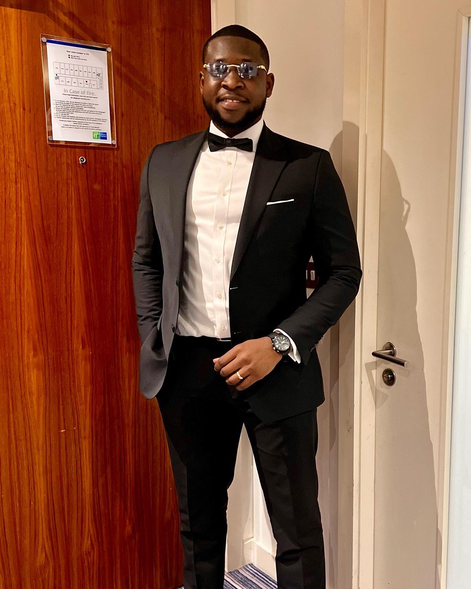 NURSE_JP's tweet photo. Happy birthday to me. Thanking God for life and growth. Grateful for my family and wonderful friends. Please do say a prayer for me if I appear on your timeline ๐ #BirthdayBoy #Journeytofourthfloorbegins #GratefulHeart #optimisticJP #OptimisticGangLeader โ๐พ https://t.co/7zxQEFfWhP