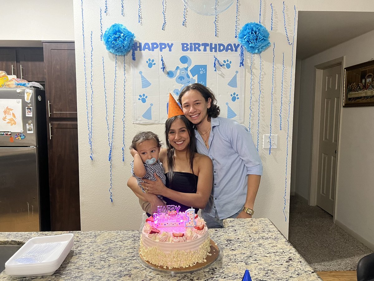 MatPerez7's tweet photo. It’s my sons first birthday 🎂
I love you Fynnie ❤️ https://t.co/27WkJvG3yq