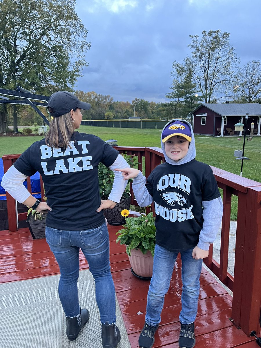 ShannonScheetz's tweet image. Football, Chili &amp;amp; pumpkins- 💜Avon💛❤️Buckeyes 🩶&amp;amp; 🤎Browns🧡 WIN!! A very chill weekend just what we all needed! #andrewmichaelscheetz 🍂🍁🏈🎃